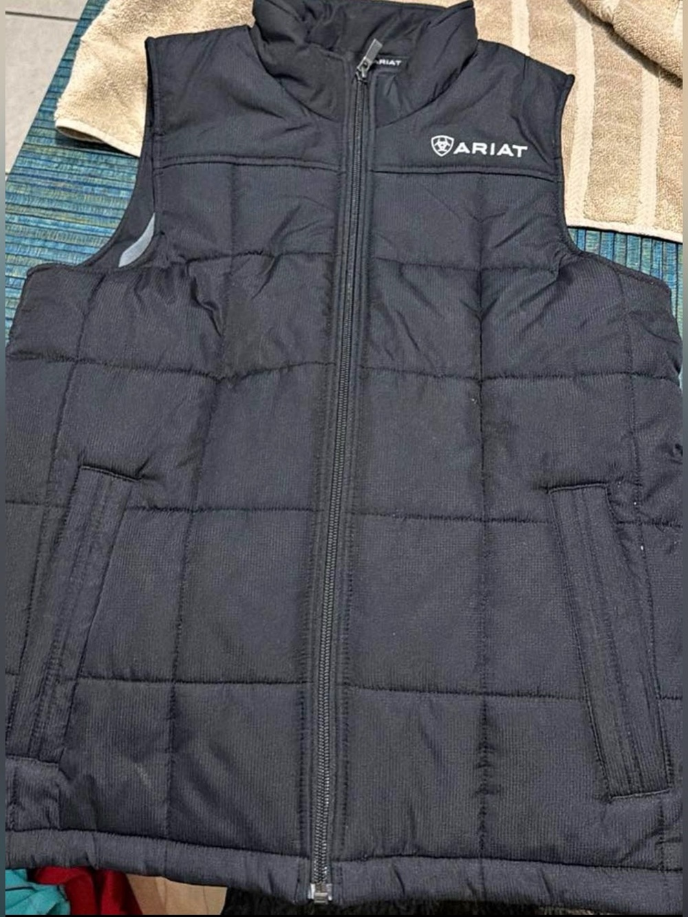 ARIAT Black Quilted Kids Puffer Vest Sz M(10-12) Excellent Condition